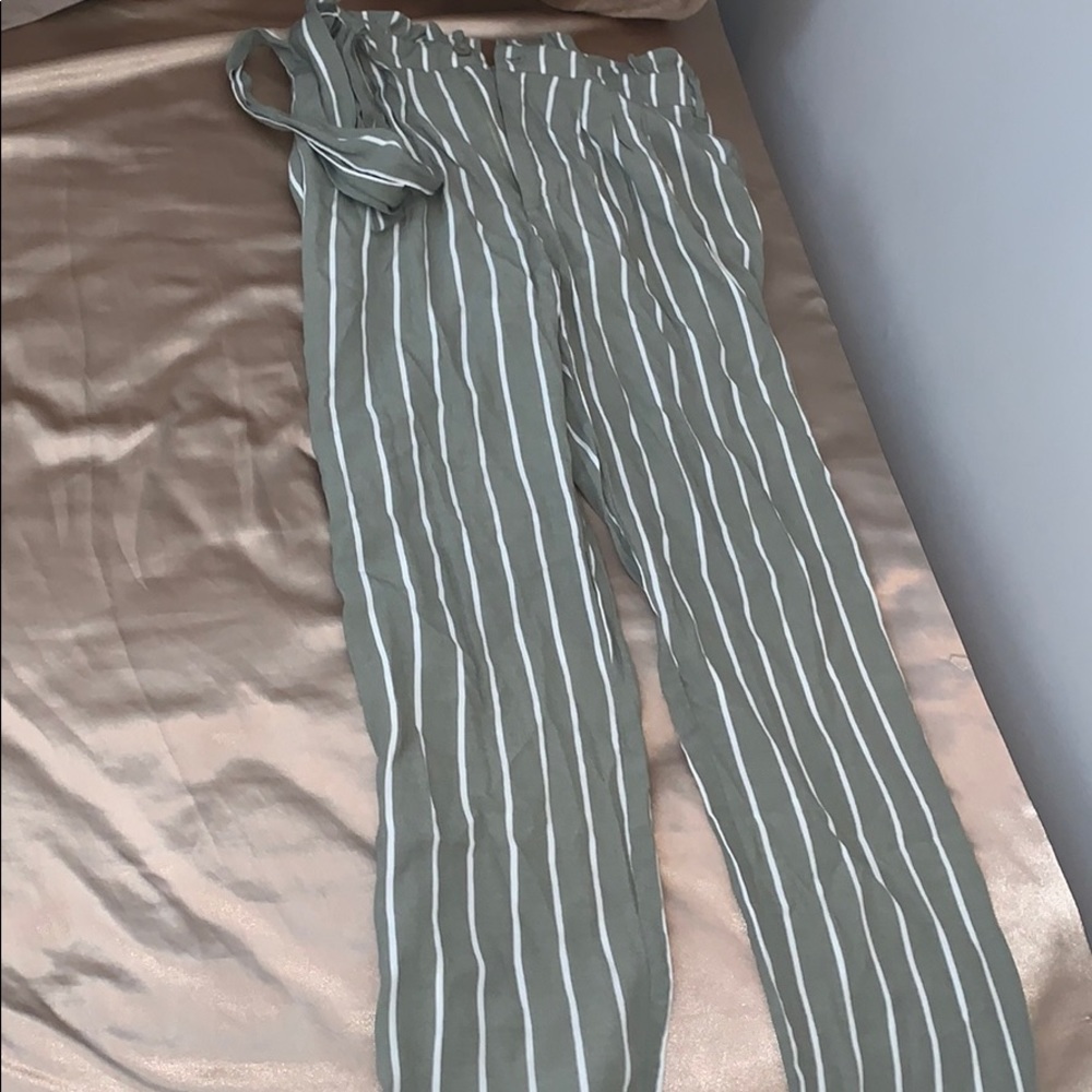 Forever 21 Sage/White Flowy Pant